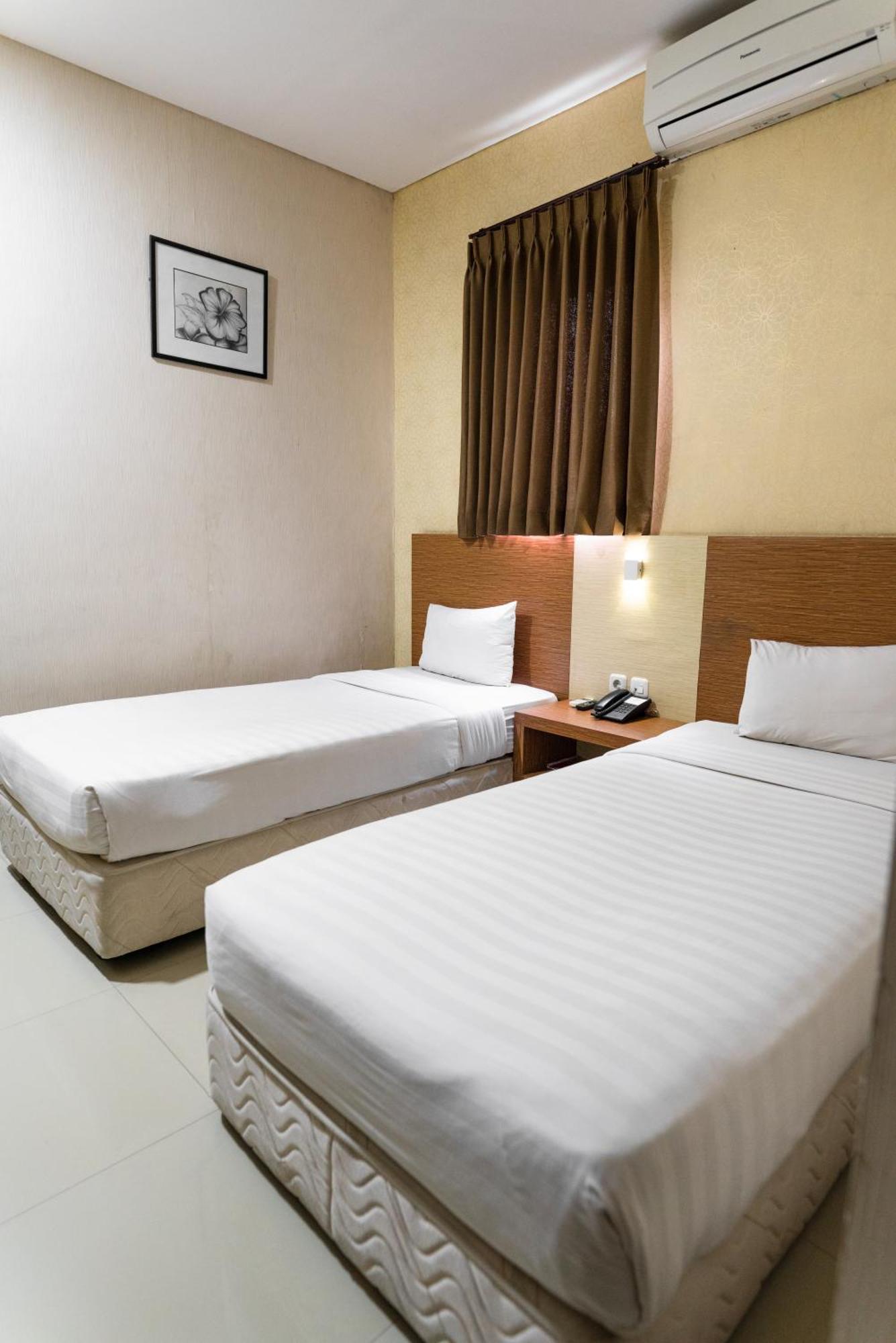 Neo Cempaka Hill Hotel Jembel Esterno foto